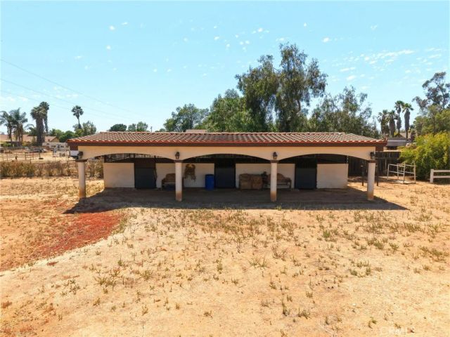 5685 Oak Tree Cir, Jurupa Valley, CA 92509