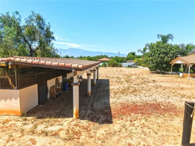 5685 Oak Tree Cir, Jurupa Valley, CA 92509