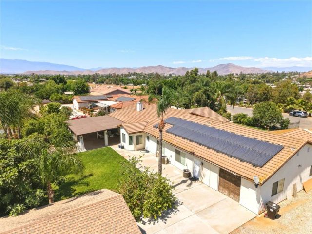 5685 Oak Tree Cir, Jurupa Valley, CA 92509