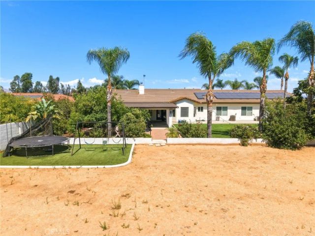 5685 Oak Tree Cir, Jurupa Valley, CA 92509