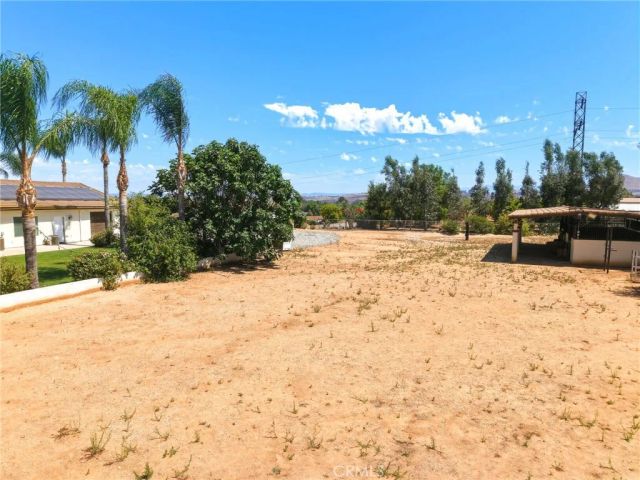 5685 Oak Tree Cir, Jurupa Valley, CA 92509