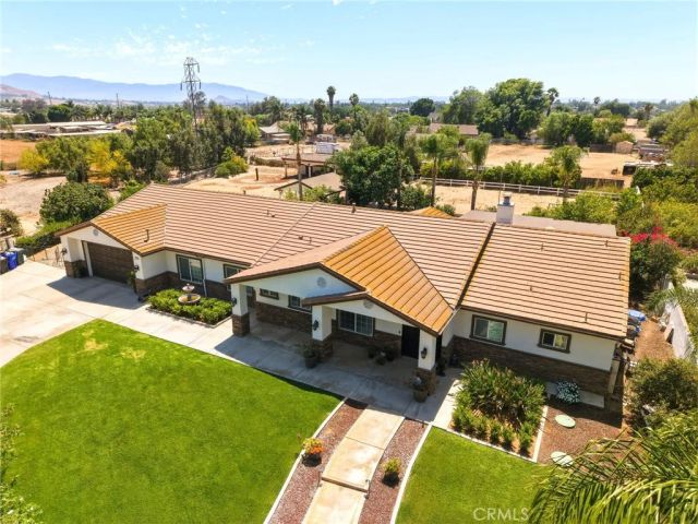 5685 Oak Tree Cir, Jurupa Valley, CA 92509