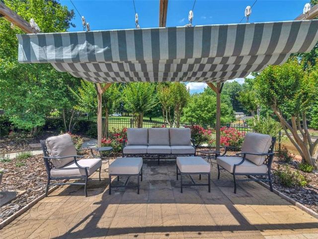 8568 Canal Drive, Jonesboro, GA 30236