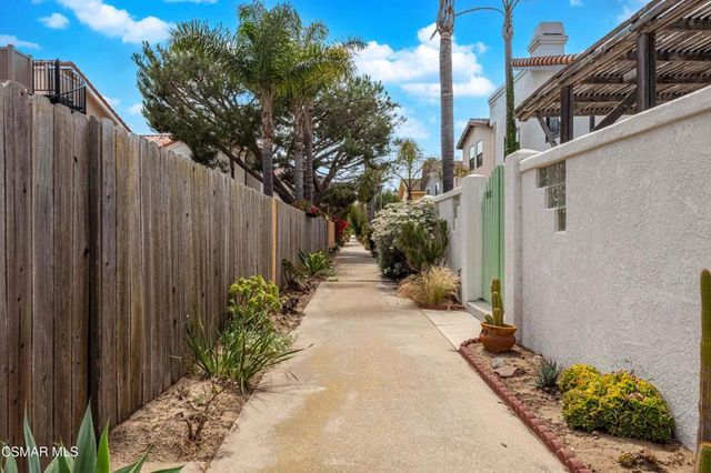 5121 Breakwater Way, Oxnard, CA 93035