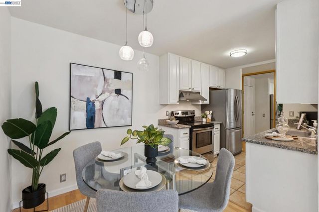 150 150 Pearl St 106, Oakland, CA 94611