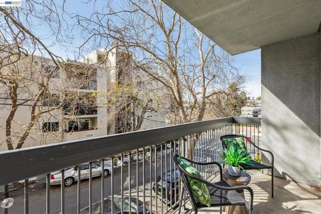 150 150 Pearl St 106, Oakland, CA 94611