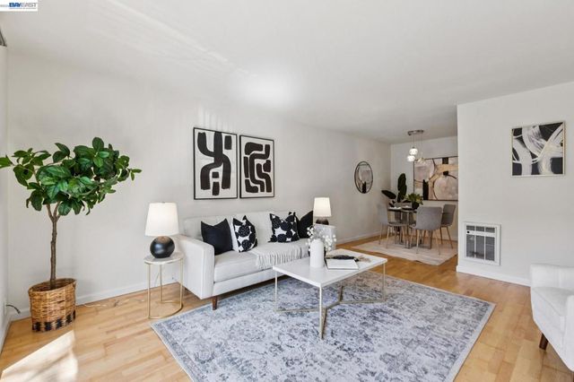 150 150 Pearl St 106, Oakland, CA 94611