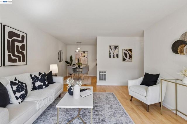 150 150 Pearl St 106, Oakland, CA 94611