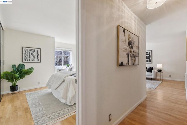 150 150 Pearl St 106, Oakland, CA 94611