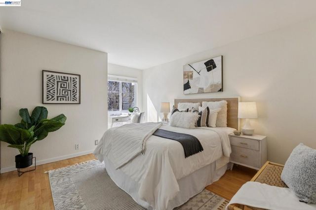 150 150 Pearl St 106, Oakland, CA 94611