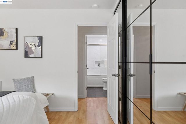 150 150 Pearl St 106, Oakland, CA 94611