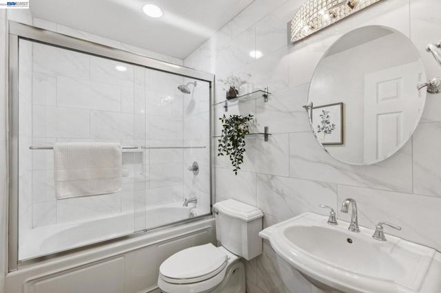 150 150 Pearl St 106, Oakland, CA 94611