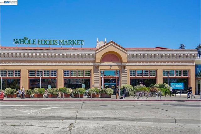 150 150 Pearl St 106, Oakland, CA 94611