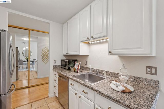 150 150 Pearl St 106, Oakland, CA 94611