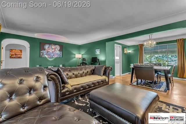 14000 Warner Court, Livonia, MI 48154