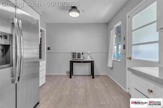 14000 Warner Court, Livonia, MI 48154
