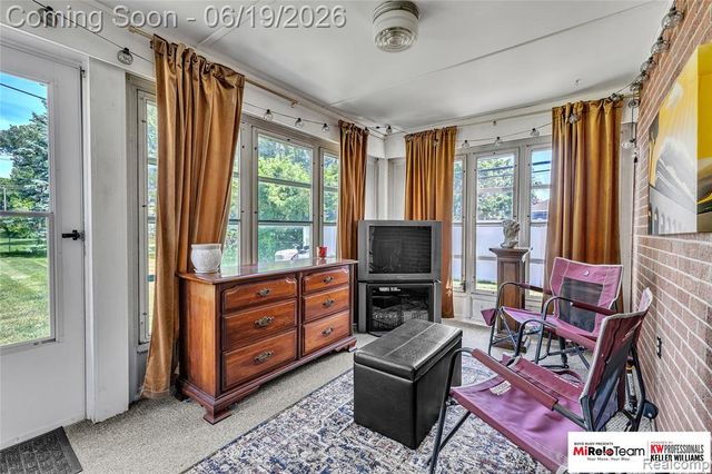 14000 Warner Court, Livonia, MI 48154