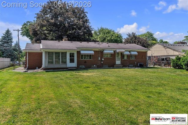 14000 Warner Court, Livonia, MI 48154