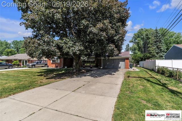 14000 Warner Court, Livonia, MI 48154
