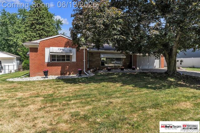 14000 Warner Court, Livonia, MI 48154