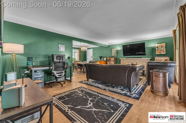 14000 Warner Court, Livonia, MI 48154