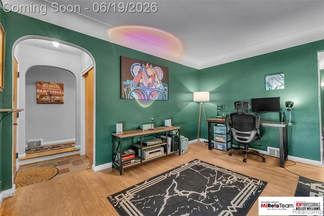 14000 Warner Court, Livonia, MI 48154