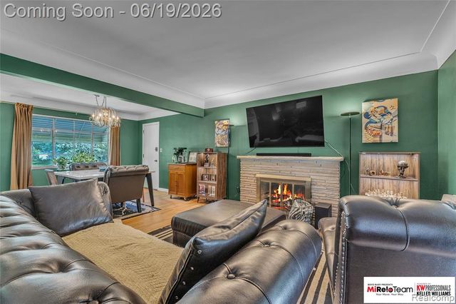 14000 Warner Court, Livonia, MI 48154