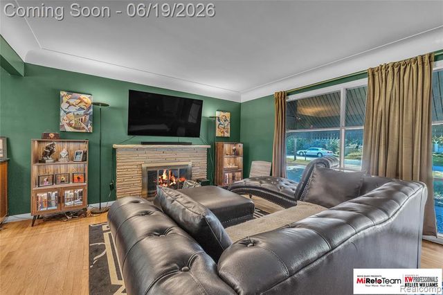 14000 Warner Court, Livonia, MI 48154