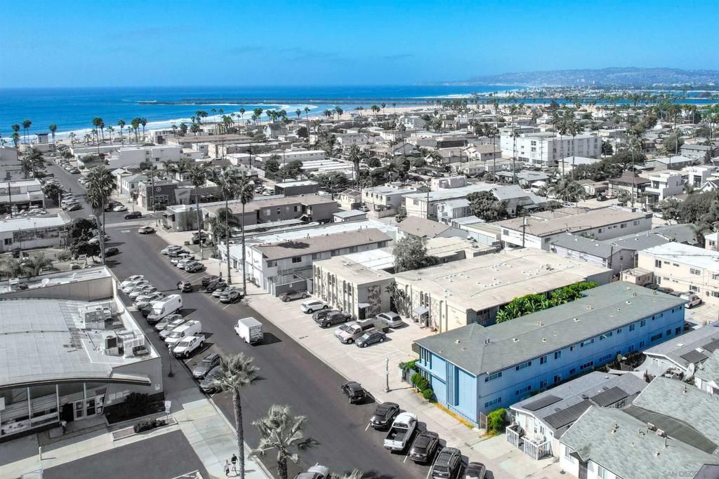4930 Santa Monica, San Diego, CA 92107 — exterior