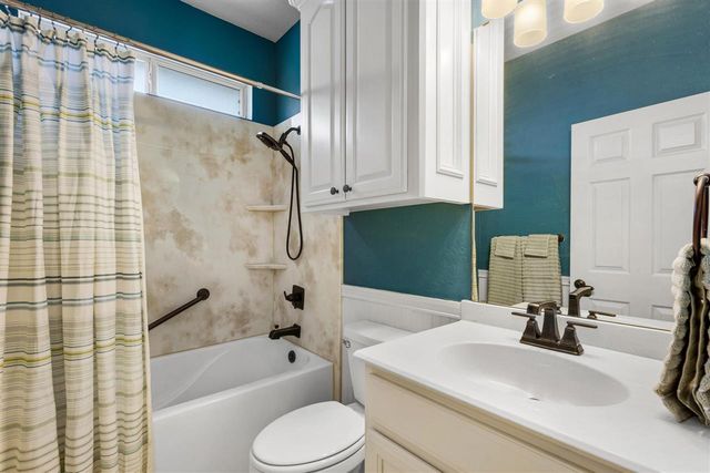 12 NW Pleasant View Ridge, Lawton, OK 73505