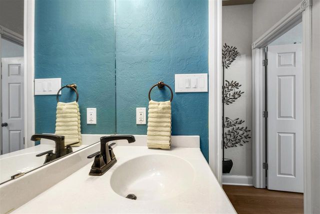 12 NW Pleasant View Ridge, Lawton, OK 73505