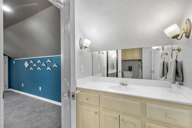 12 NW Pleasant View Ridge, Lawton, OK 73505