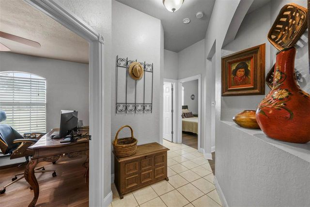 12 NW Pleasant View Ridge, Lawton, OK 73505