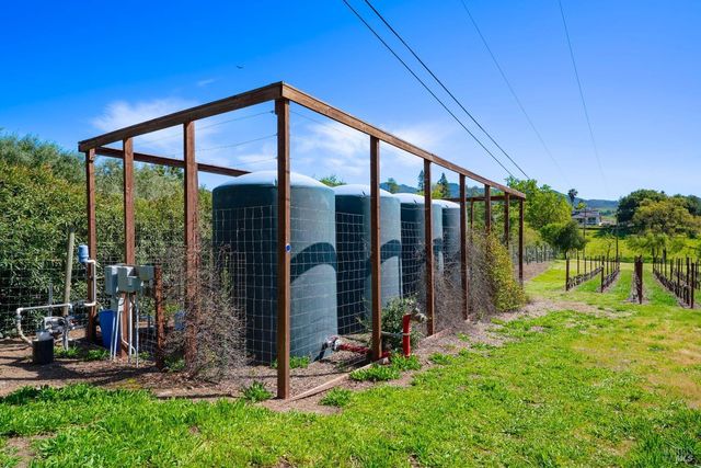 4094 E 3rd Ave, Napa, CA 94558