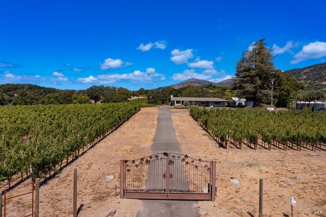 4094 E 3rd Ave, Napa, CA 94558