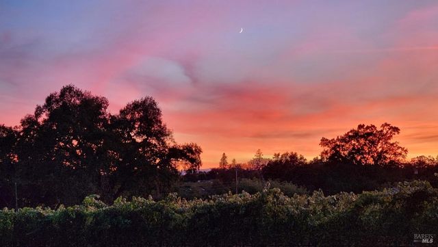 4094 E 3rd Ave, Napa, CA 94558