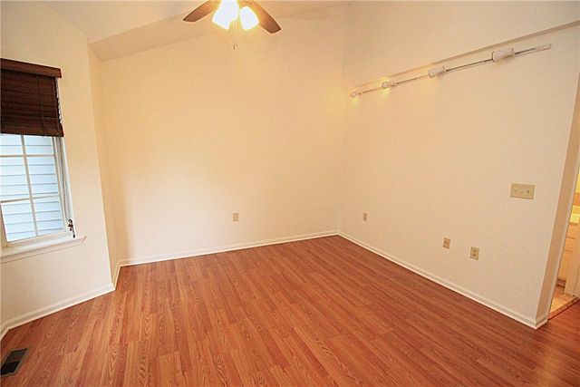 106 Founders Court, Bethlehem Twp, PA 18020