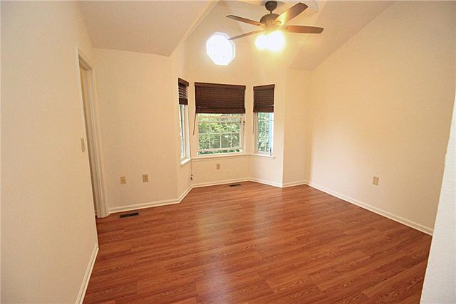 106 Founders Court, Bethlehem Twp, PA 18020