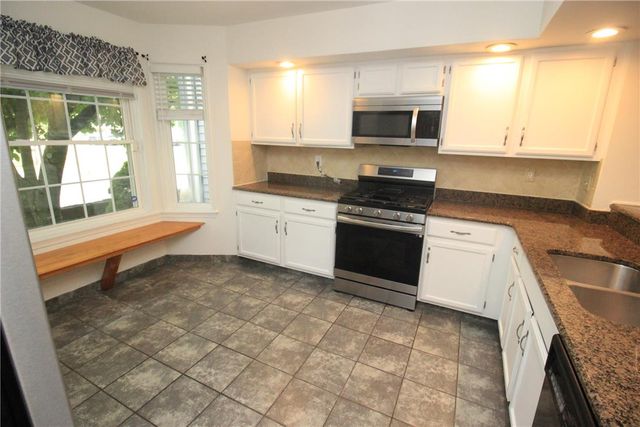 106 Founders Court, Bethlehem Twp, PA 18020