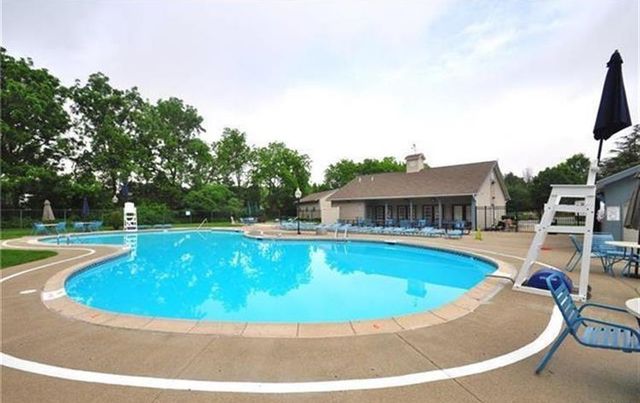 106 Founders Court, Bethlehem Twp, PA 18020