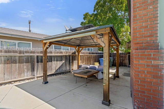 365 Birchwood Ct, Modesto, CA 95350