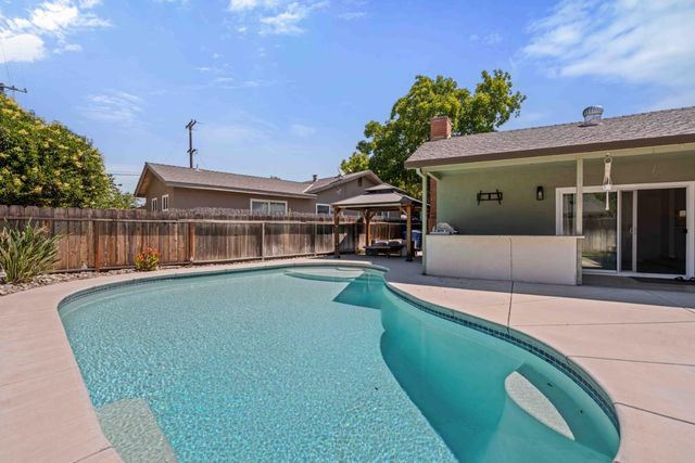 365 Birchwood Ct, Modesto, CA 95350
