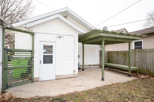 108 Smythe Court, Beaver Dam, WI 53916