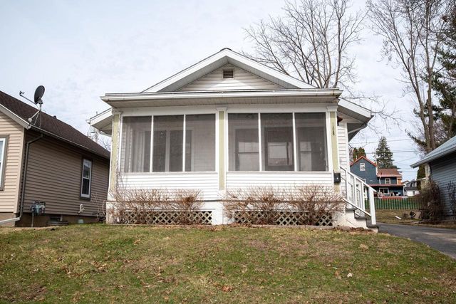 108 Smythe Court, Beaver Dam, WI 53916