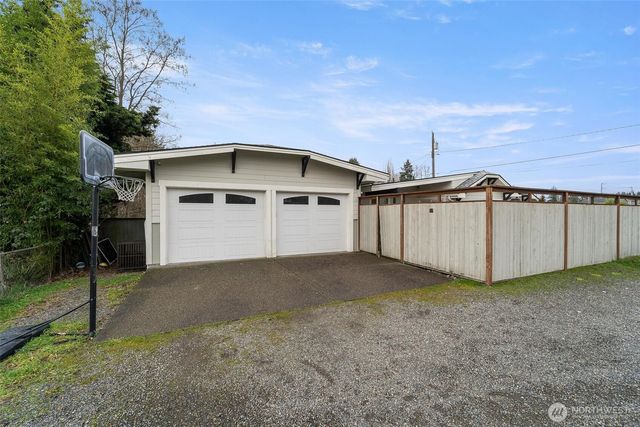 816 88th Street E, Tacoma, WA 98445