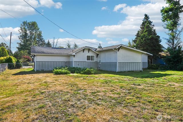 816 88th Street E, Tacoma, WA 98445