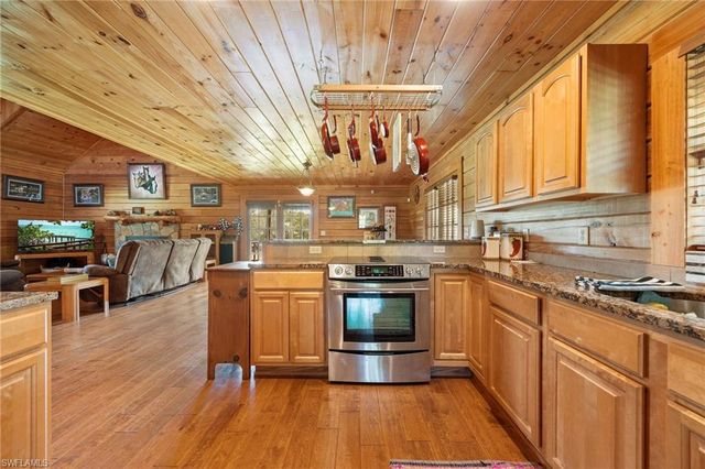 820 N Jinete ST, Clewiston, FL 33440