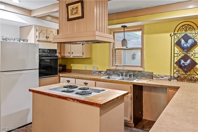 300 Eastlawn Circle, Zanesville, OH 43701