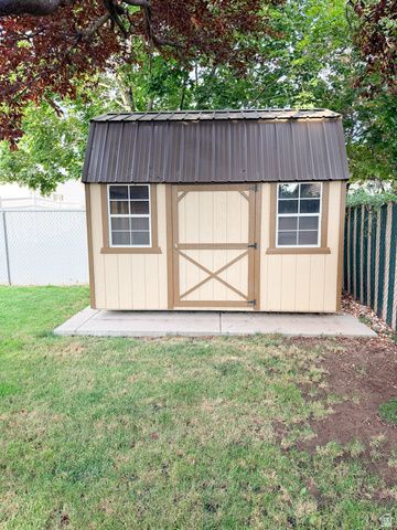 89 N 400 W, Clearfield, UT 84015