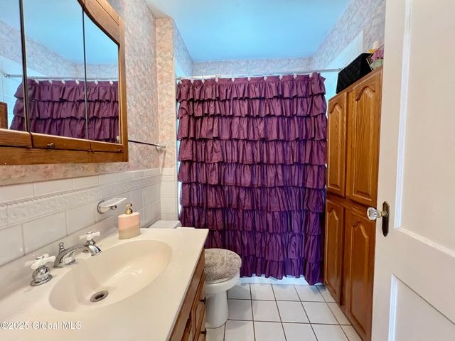 2803 Wellington Avenue, Rotterdam, NY 12306